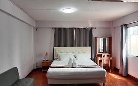 Beachfront Hotel Cha Am