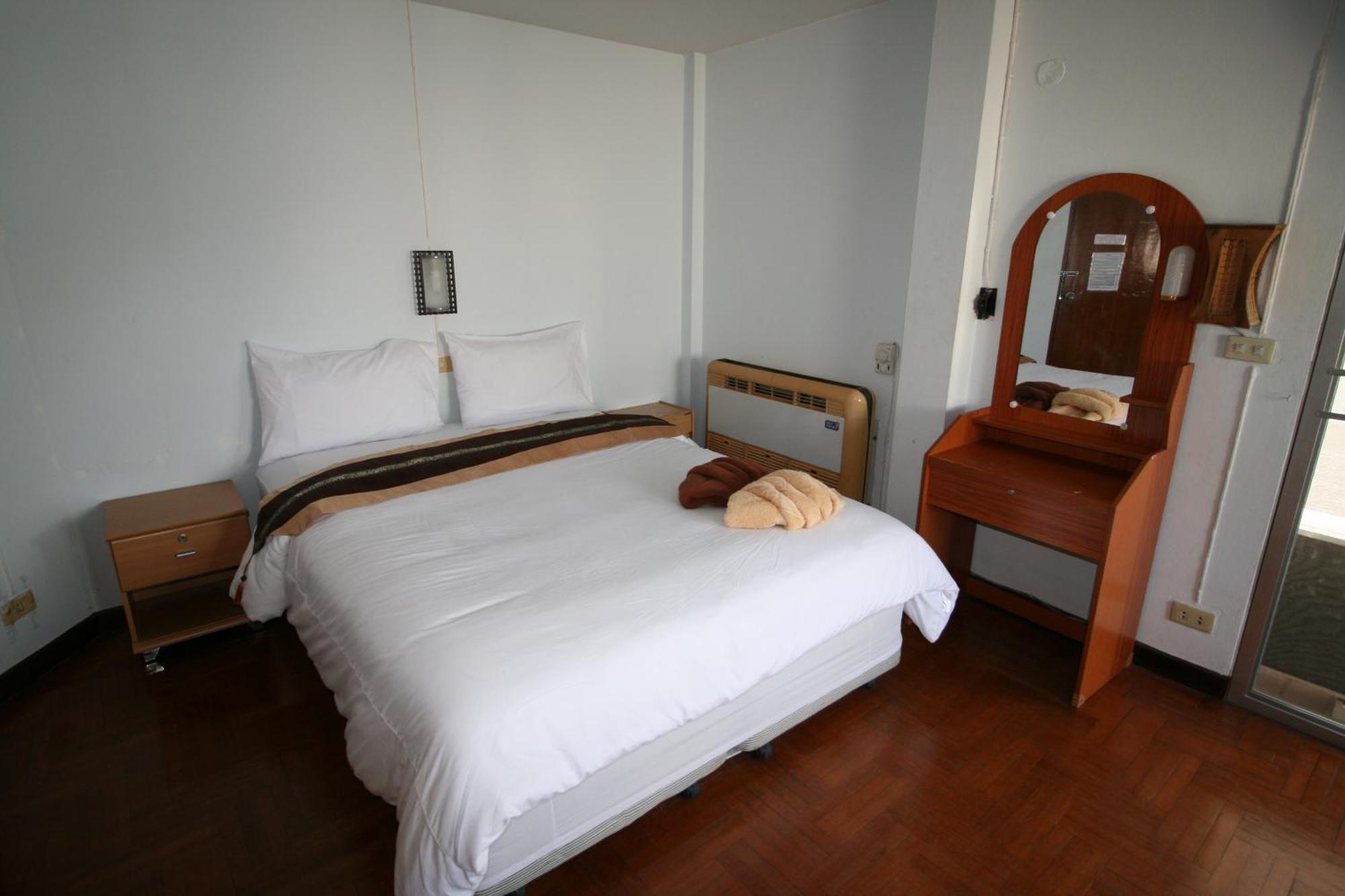 Beachfront Hotel Cha Am Cha-Am Rom bilde