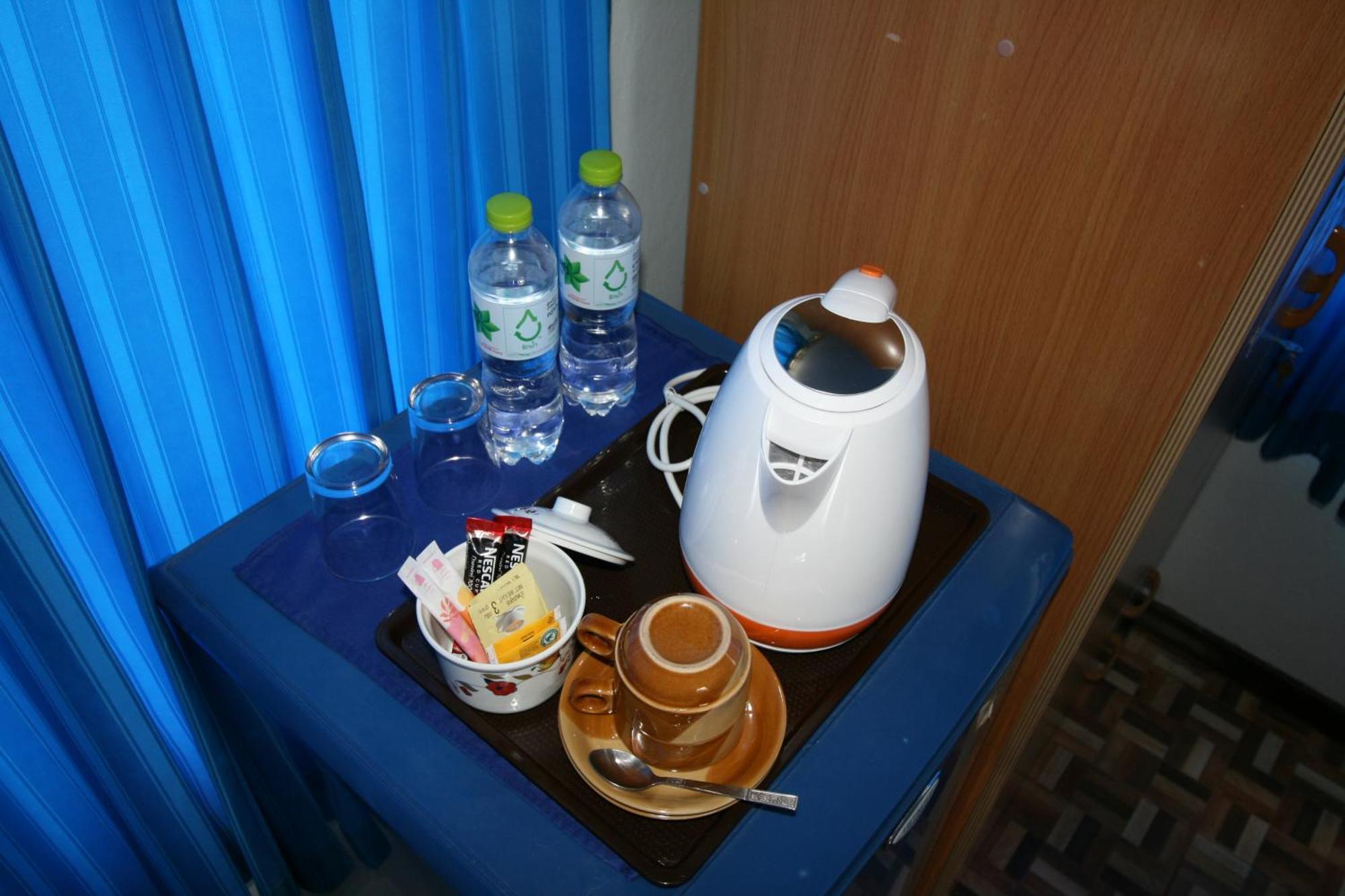 Beachfront Hotel Cha Am Cha-Am Rom bilde