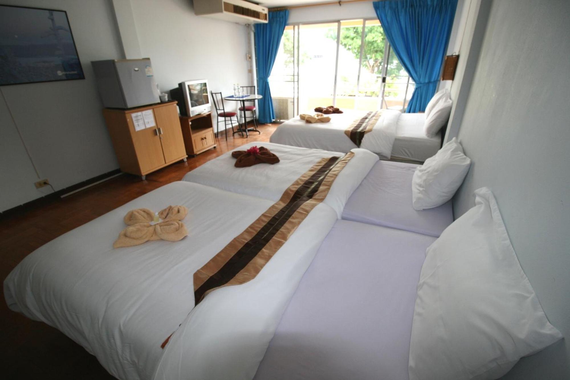 Beachfront Hotel Cha Am Cha-Am Rom bilde