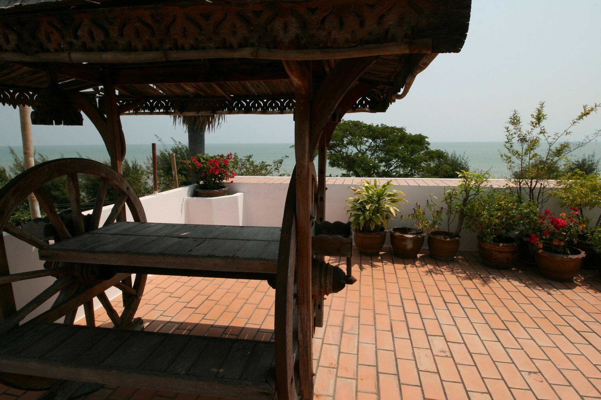 Beachfront Hotel Cha Am Cha-Am Eksteriør bilde