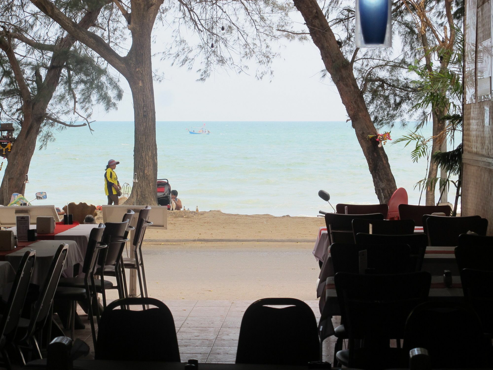 Beachfront Hotel Cha Am Cha-Am Eksteriør bilde