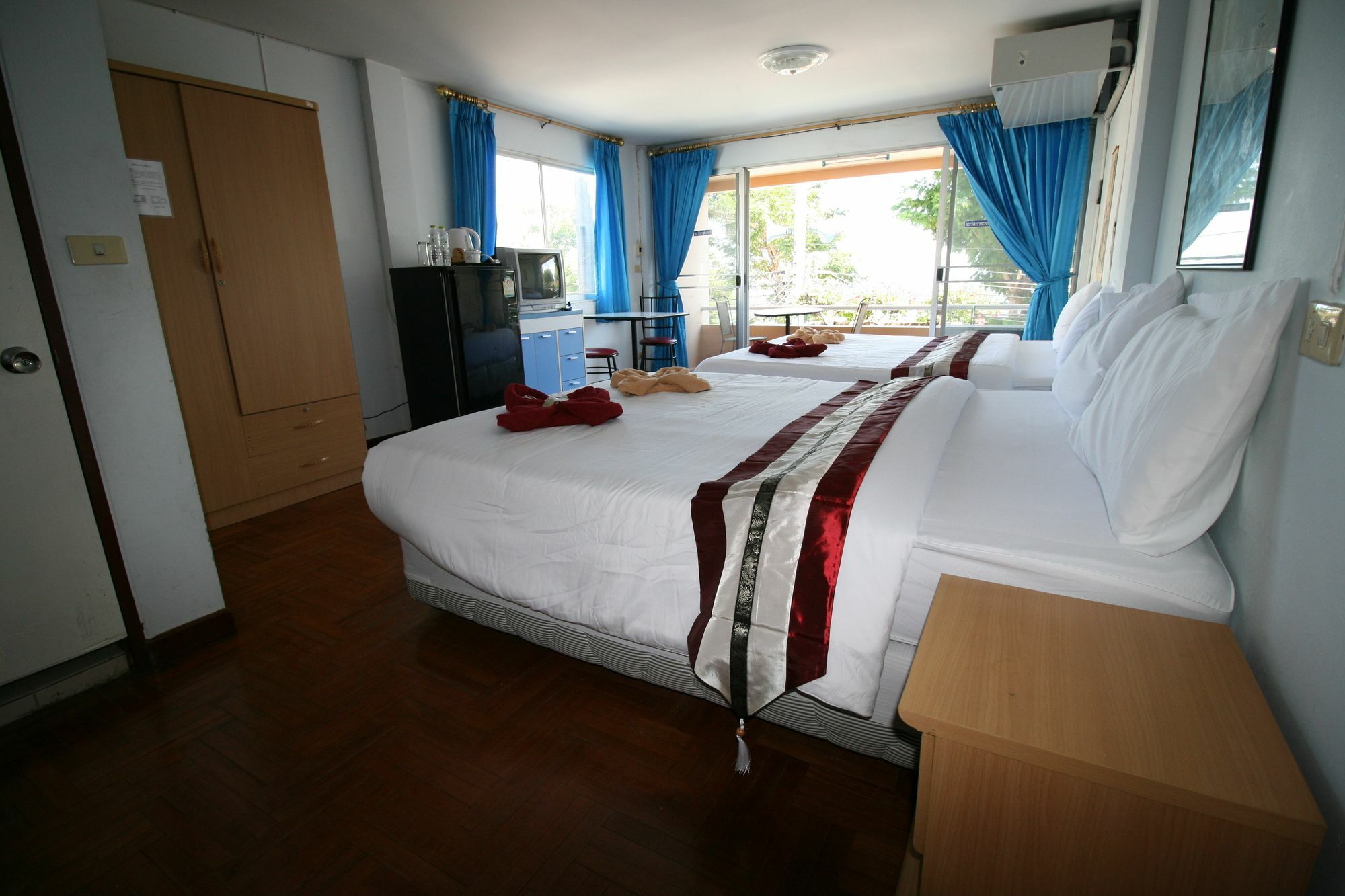 Beachfront Hotel Cha Am Cha-Am Eksteriør bilde